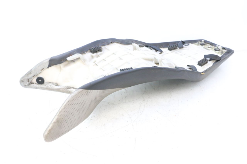 photo de SELLE SUZUKI GSR 600 (2005 - 2012) - Gros plan technique
