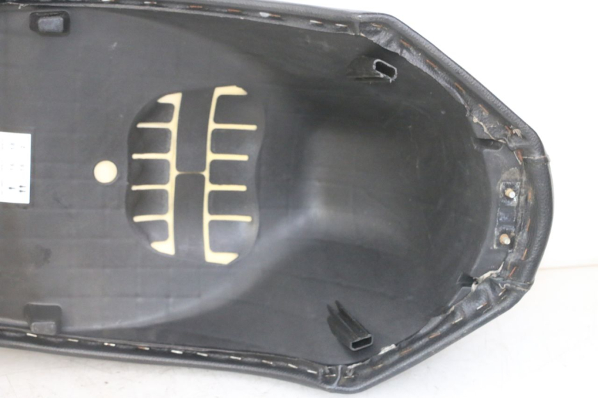 photo de SELLE PEUGEOT KISBEE 2T 50 (2018 - 2022)