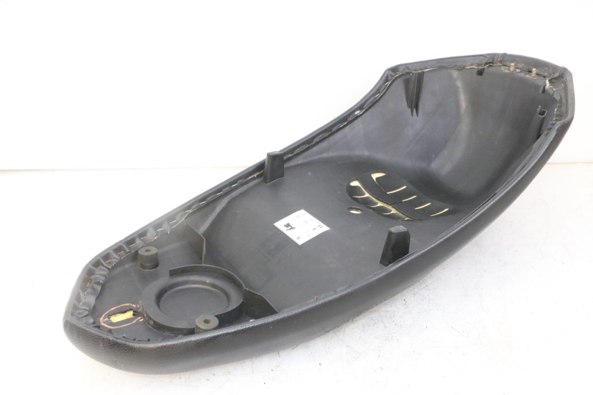 photo de SELLE PEUGEOT KISBEE 2T 50 (2018 - 2022)
