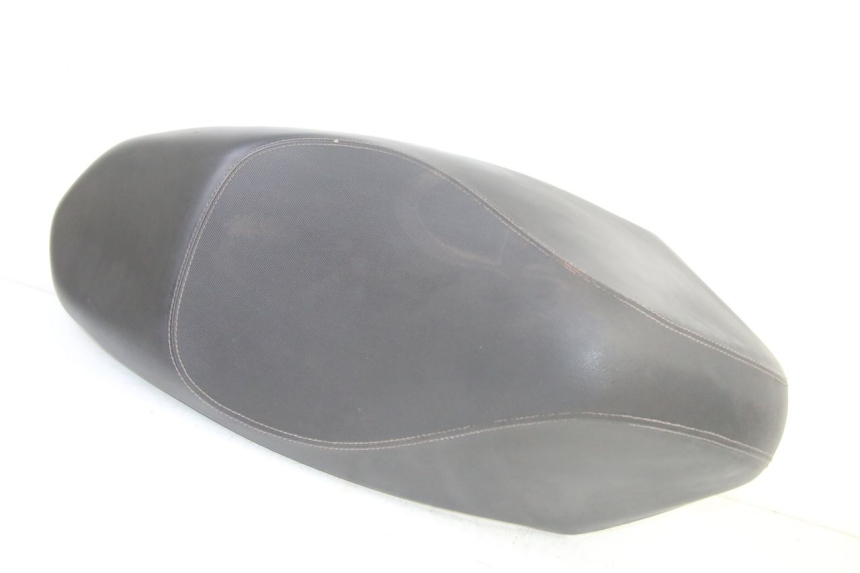 photo de SELLE PEUGEOT KISBEE 2T 50 (2010 - 2017)