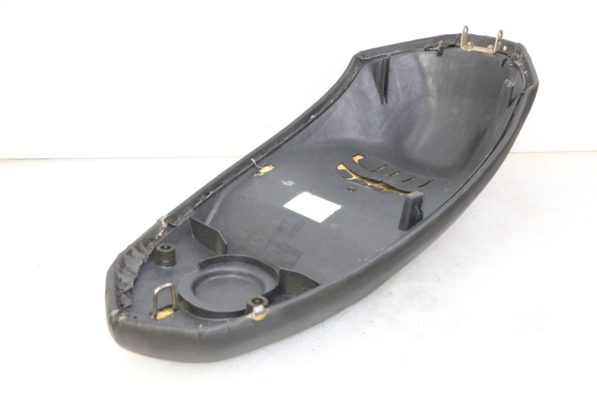 photo de SELLE PEUGEOT KISBEE 2T 50 (2010 - 2017)