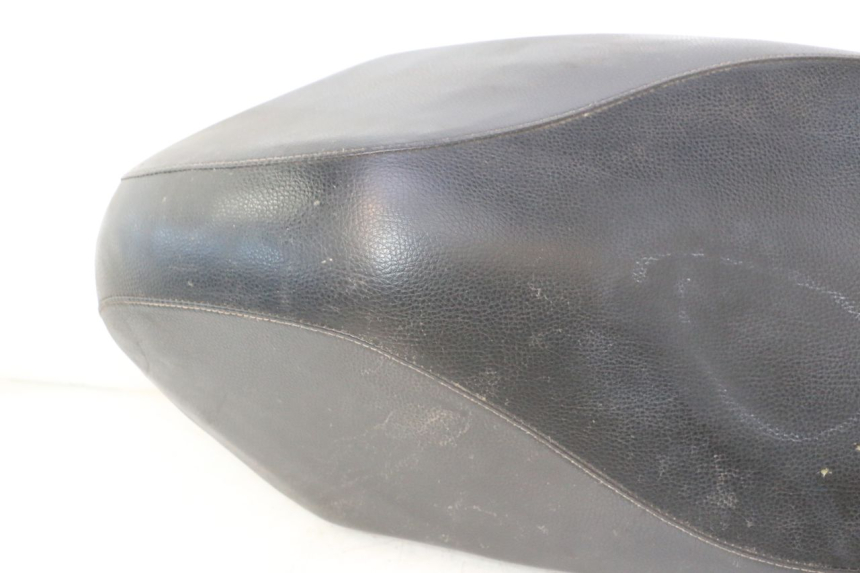 photo de SELLE PEUGEOT KISBEE 2T 50 (2010 - 2017) - Angle alternatif