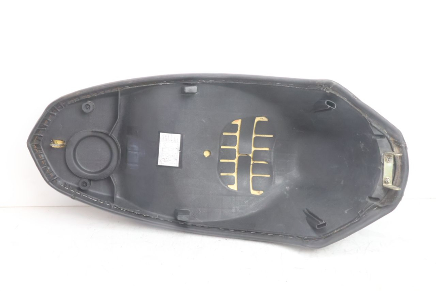 photo de SELLE PEUGEOT KISBEE 2T 50 (2010 - 2017) - Vue produit