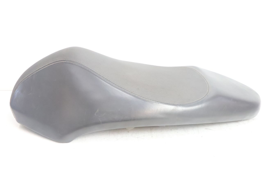 photo de SELLE PEUGEOT KISBEE 2T 50 (2010 - 2017) - Points de fixation