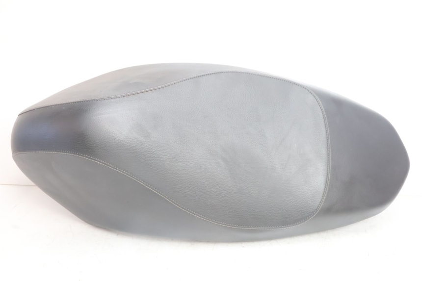 photo de SELLE PEUGEOT KISBEE 2T 50 (2010 - 2017) - Détail de la pièce