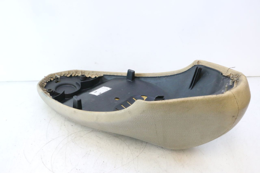photo de SELLE PEUGEOT KISBEE 2T 50 (2010 - 2017) - Vue produit