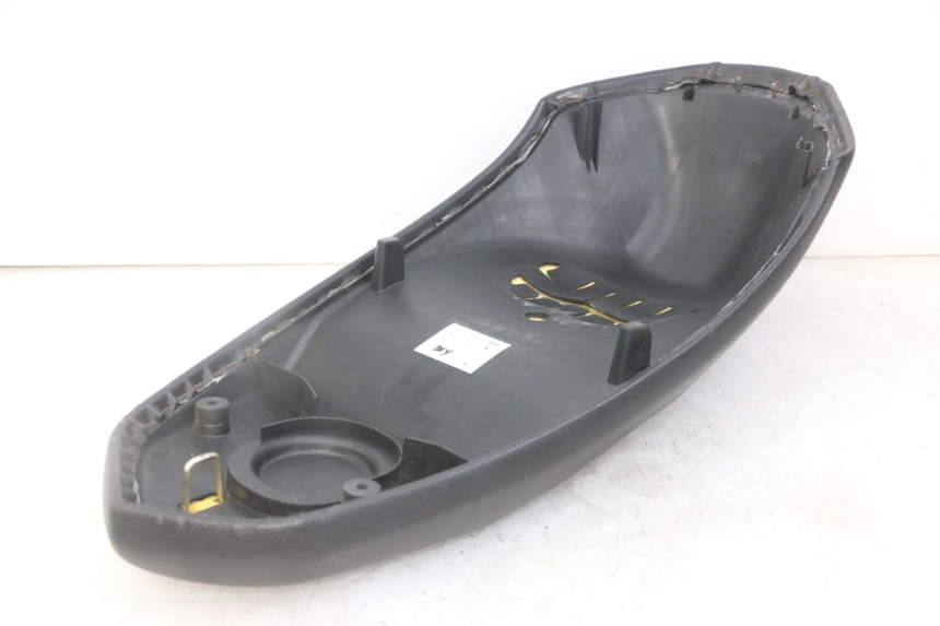 photo de SELLE PEUGEOT KISBEE 4T 50 (2018 - 2022)