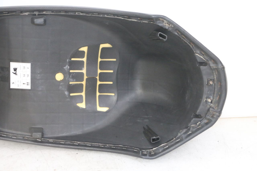 photo de SELLE PEUGEOT KISBEE 4T 50 (2018 - 2022)