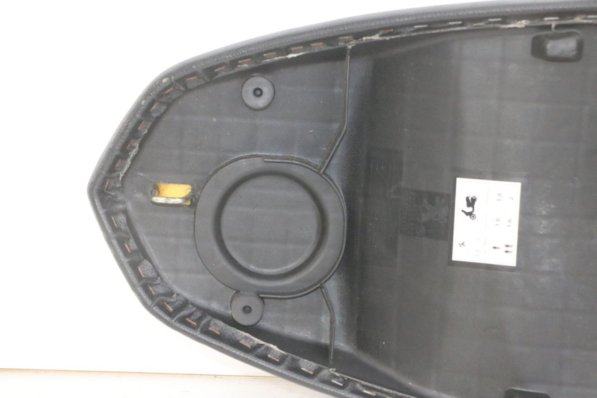 photo de SELLE PEUGEOT KISBEE 4T 50 (2018 - 2022)