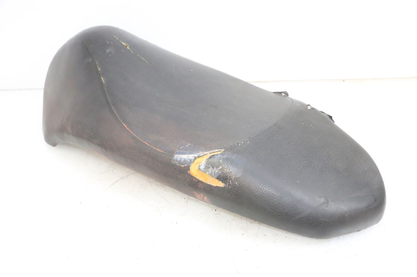 photo de SELLE PEUGEOT KISBEE 4T 50 (2010 - 2017)