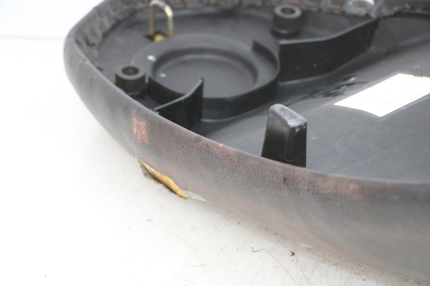 photo de SELLE PEUGEOT KISBEE 4T 50 (2010 - 2017)