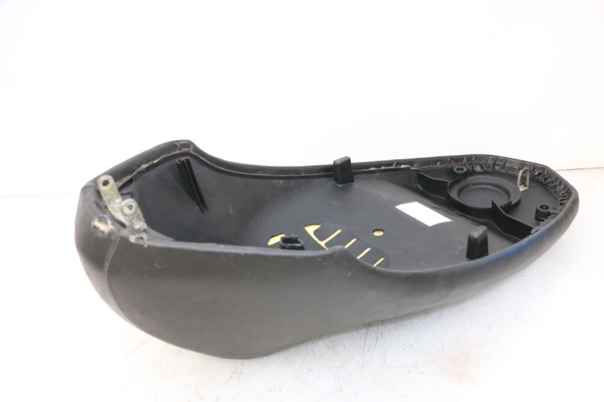 photo de SELLE PEUGEOT KISBEE 4T 50 (2010 - 2017) - Vue produit