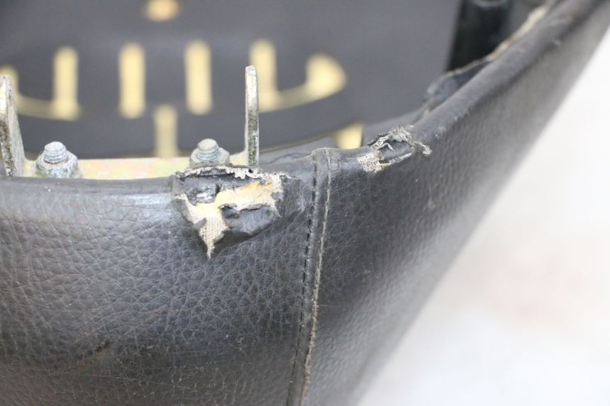 photo de SELLE PEUGEOT KISBEE 4T 50 (2010 - 2017) - Zoom composants