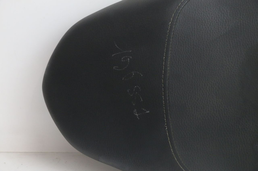 photo de SELLE PEUGEOT KISBEE 4T 50 (2018 - 2022) - Autre angle de vue