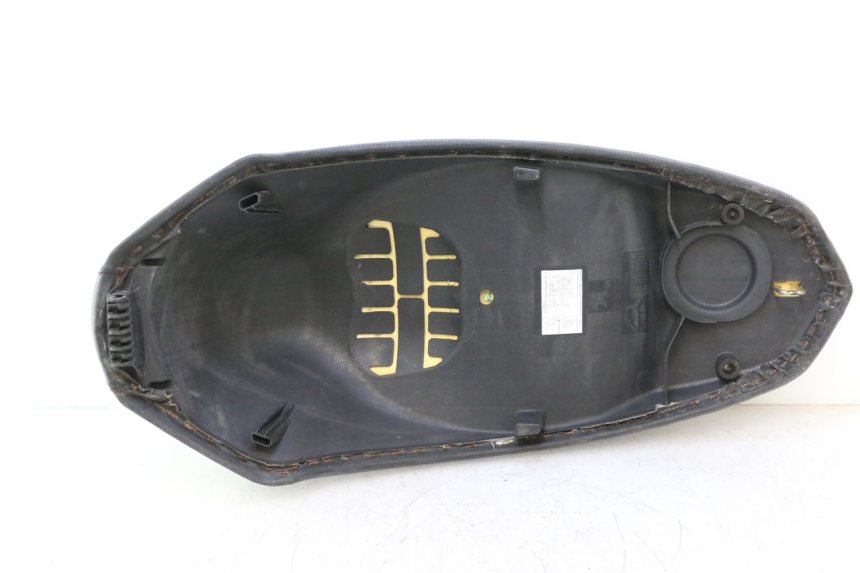 photo de SELLE PEUGEOT KISBEE 4T 50 (2010 - 2017) - Pièce contrôlée