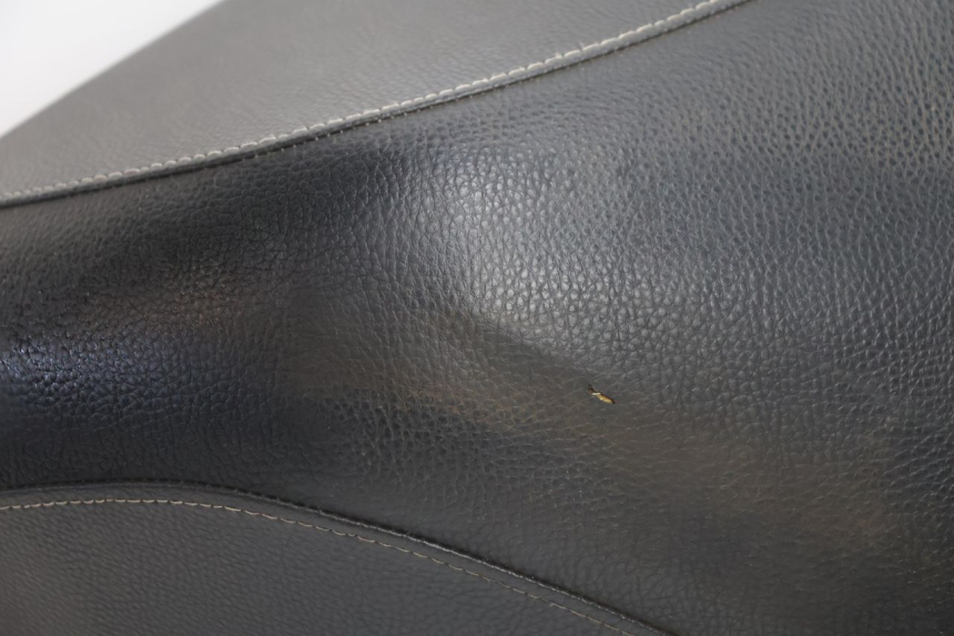 photo de SELLE PEUGEOT KISBEE 4T 50 (2018 - 2022) - Zoom état d’usage
