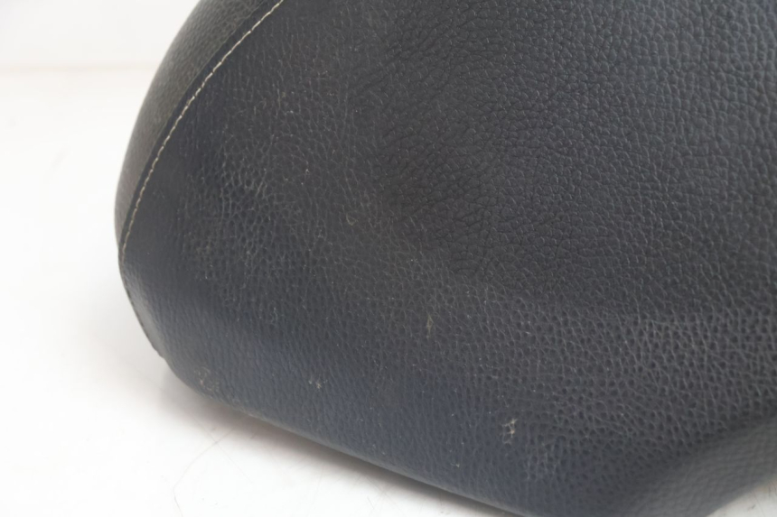 photo de SELLE PEUGEOT KISBEE 4T 50 (2018 - 2022) - Vue d’ensemble