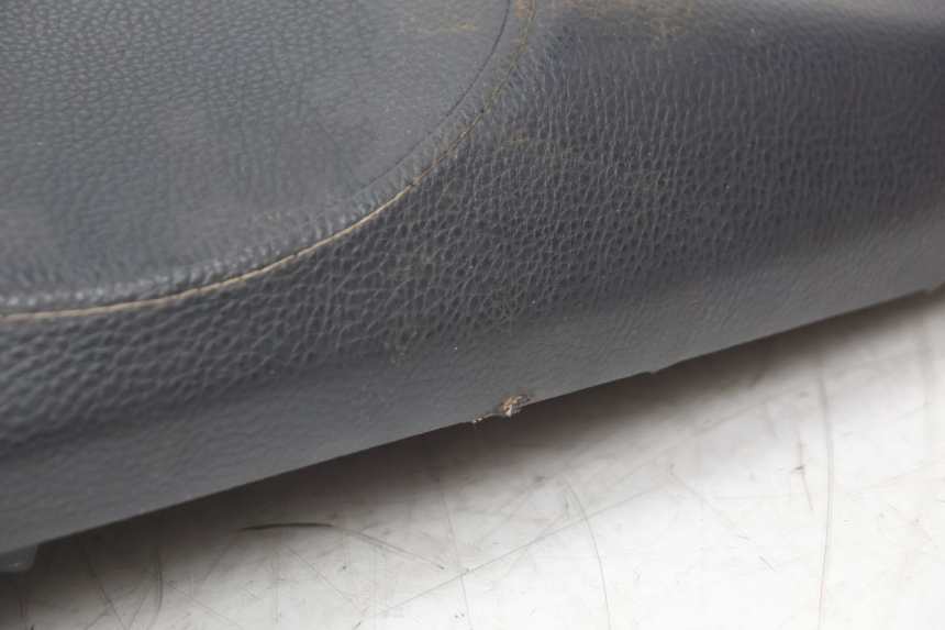 photo de SELLE PEUGEOT KISBEE 4T 50 (2018 - 2022) - Points de fixation