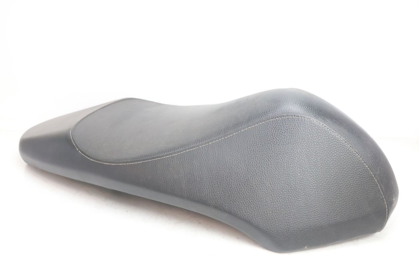 photo de SELLE PEUGEOT KISBEE 4T 50 (2018 - 2022) - État de surface
