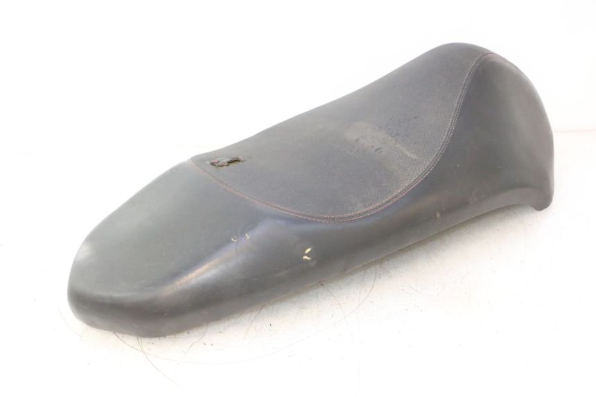 photo de SELLE PEUGEOT KISBEE 4T 50 (2010 - 2017) - Photo complémentaire