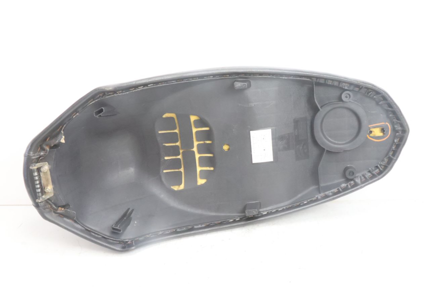 photo de SELLE PEUGEOT KISBEE 4T 50 (2010 - 2017) - Pièce contrôlée