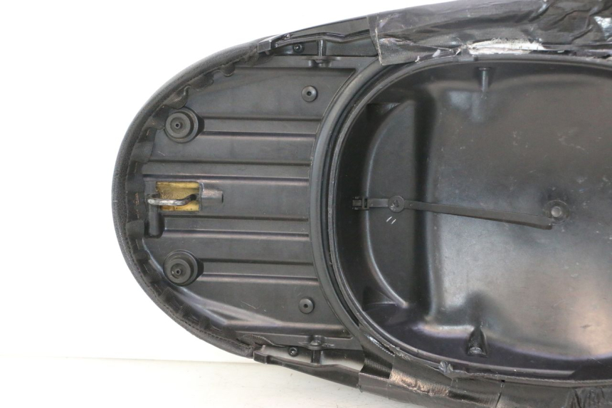 photo de SELLE PIAGGIO LIBERTY IGET 4T 50 (2021 - 2025) - Zoom état d’usage