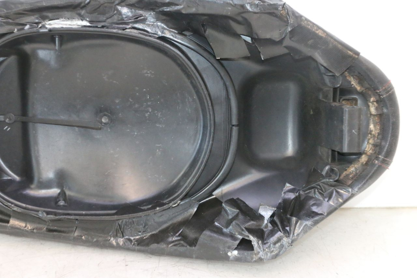 photo de SELLE PIAGGIO LIBERTY IGET 4T 50 (2021 - 2025) - Autre angle de vue