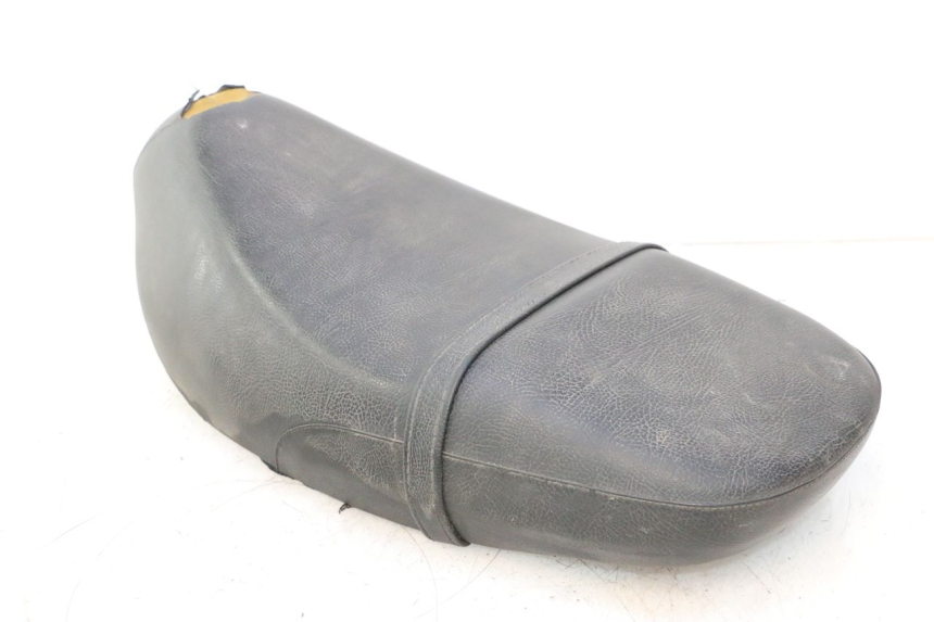 photo de SELLE PIAGGIO LIBERTY 50 (1998 - 2003) - Gros plan technique