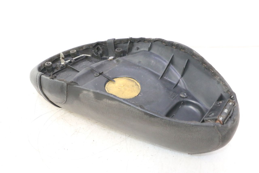 photo de SELLE PIAGGIO LIBERTY 50 (1998 - 2003) - Marquages et références