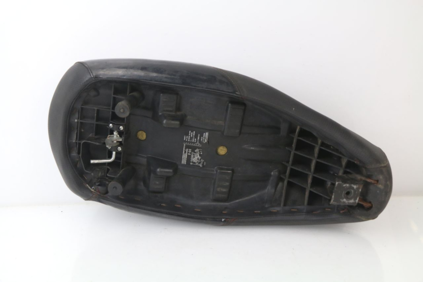 photo de SELLE PEUGEOT LUDIX BLASTER 50 (2006 - 2014) - Vue rapprochée