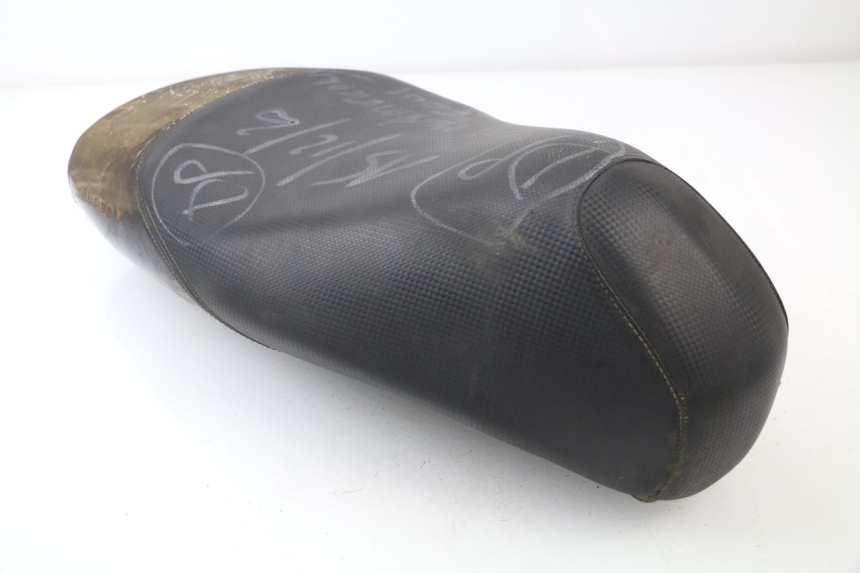 photo de SELLE PEUGEOT LUDIX BLASTER 50 (2006 - 2014) - Autre angle de vue