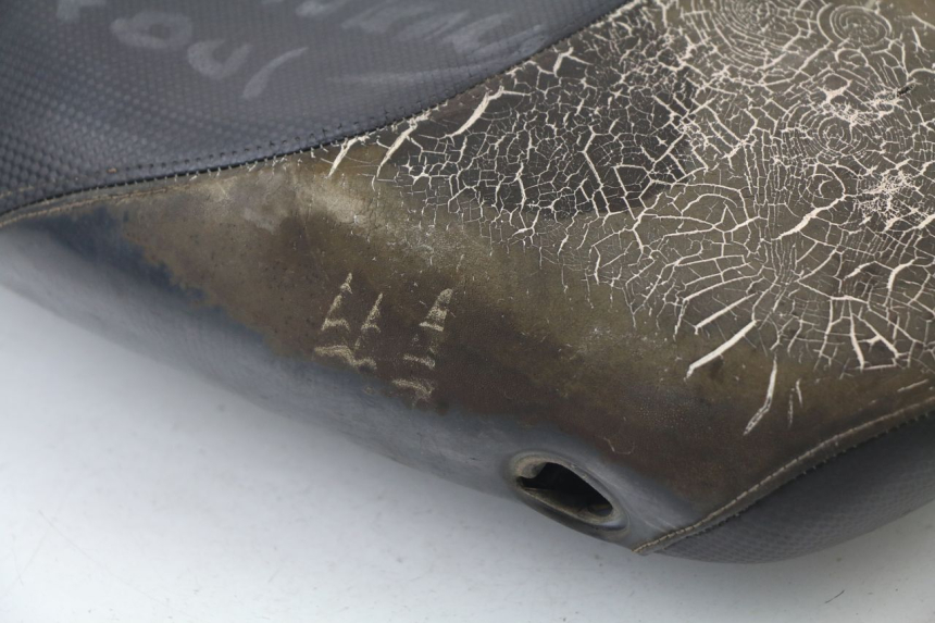 photo de SELLE PEUGEOT LUDIX BLASTER 50 (2006 - 2014) - État de surface