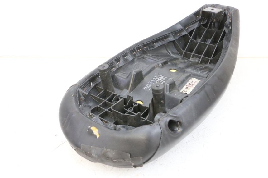 photo de SELLE PEUGEOT LUDIX 50 (2005 - 2007) - Points de fixation