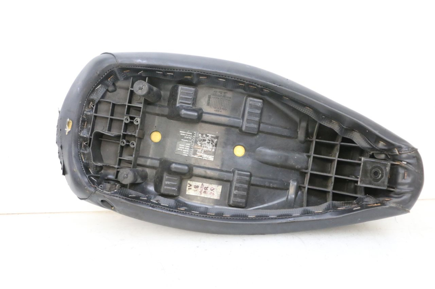 photo de SELLE PEUGEOT LUDIX 50 (2005 - 2007) - Marquages et références