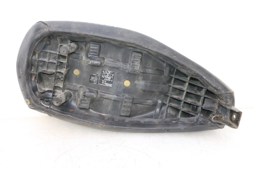 photo de SELLE PEUGEOT LUDIX 50 (2005 - 2007) - Détail de la pièce