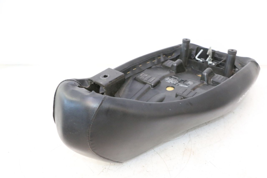 photo de SELLE PEUGEOT LUDIX 50 (2008 - 2017) - Détail de la pièce