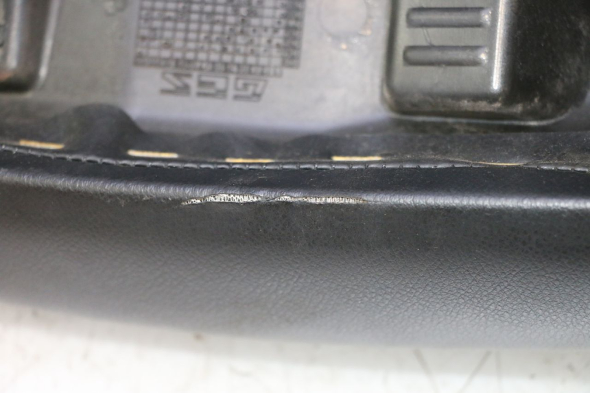 photo de SELLE PEUGEOT LUDIX 50 (2008 - 2017) - Zoom état d’usage