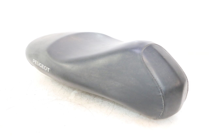 photo de SELLE PEUGEOT LUDIX 50 (2005 - 2007) - Inspection visuelle