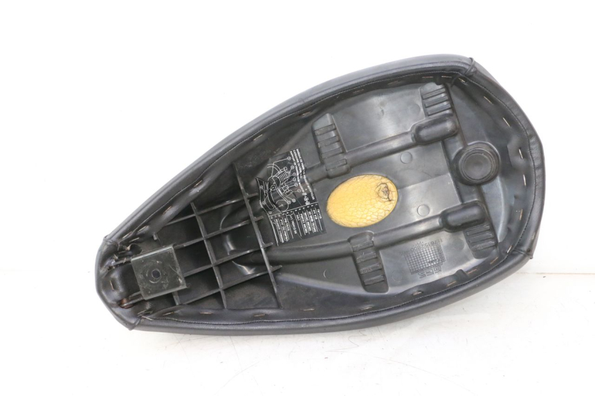 photo de SELLE PEUGEOT LUDIX ONE 14P 50 (2004 - 2013) - Zoom état d’usage
