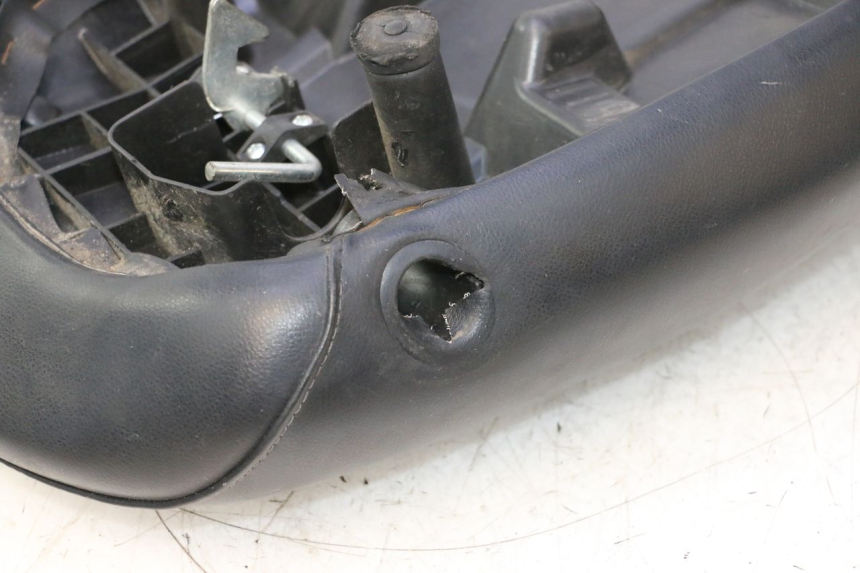 photo de SELLE PEUGEOT LUDIX SNAKE 2T 50 (2004 - 2014) - Photo complémentaire