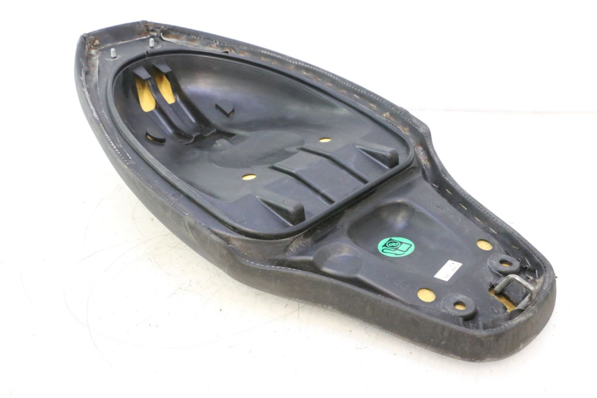 photo de SELLE MBK MACH G AC 50 (2002 - 2014) - Points de fixation