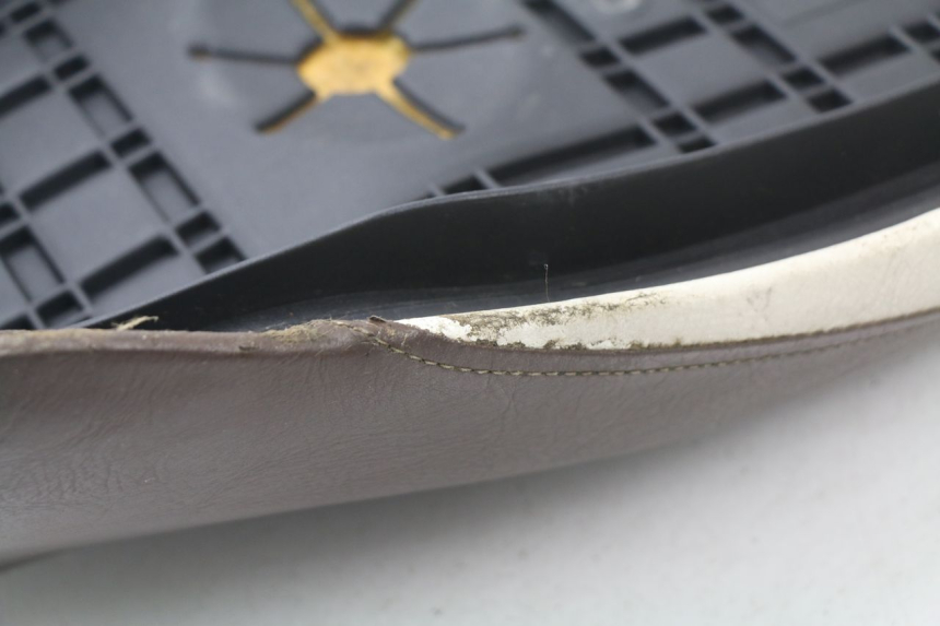 photo de SELLE SYM MIO 50 (2005 - 2010) - Autre angle de vue