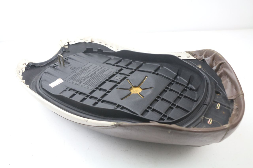 photo de SELLE SYM MIO 50 (2005 - 2010) - Points de fixation