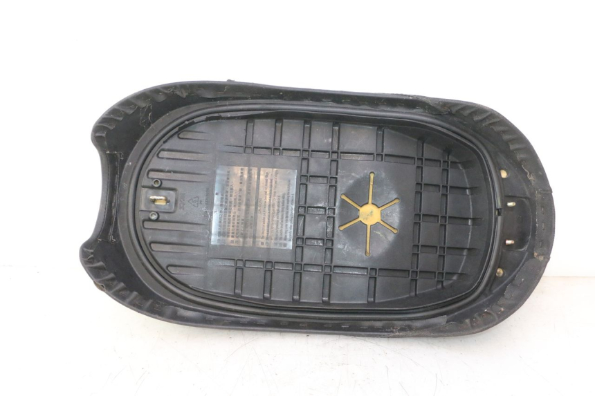 photo de SELLE SYM MIO 50 (2005 - 2010) - Autre angle de vue