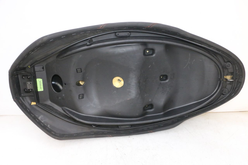 photo de SELLE PIAGGIO MP3 HPE 300 (2019 - 2026) - Détails caractéristiques