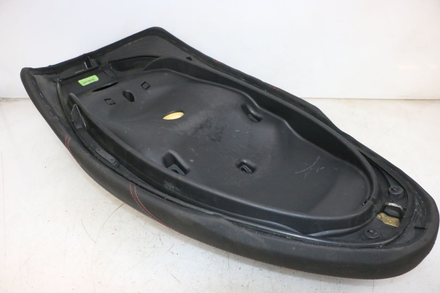 photo de SELLE PIAGGIO MP3 HPE 300 (2019 - 2026) - Autre angle de vue