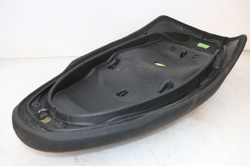 photo de SELLE PIAGGIO MP3 HPE 300 (2019 - 2026) - Vue d’ensemble