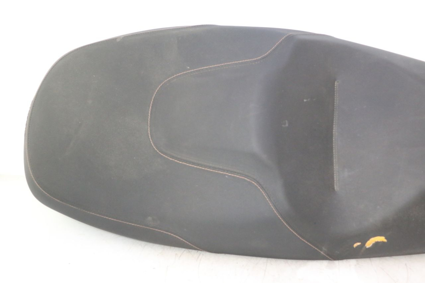 photo de SELLE PIAGGIO MP3 HPE 530 (2022 - 2026) - Détail de la pièce