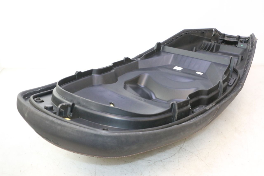 photo de SELLE PIAGGIO MP3 HPE 530 (2022 - 2026) - État de surface
