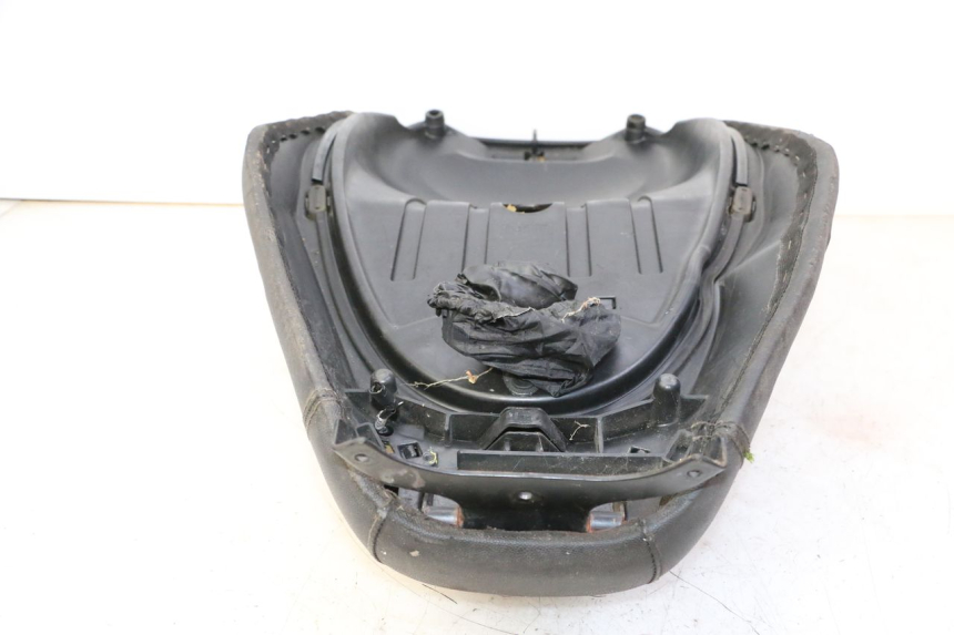 photo de SELLE PIAGGIO MP3 LT 300 (2010 - 2016) - Angle alternatif